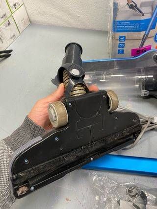 Aspiradora Black+Decker Escoba 2en1