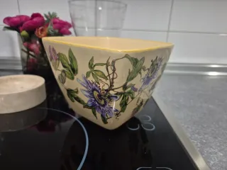 Lote decoración: cuenco verde, jarrón cristal