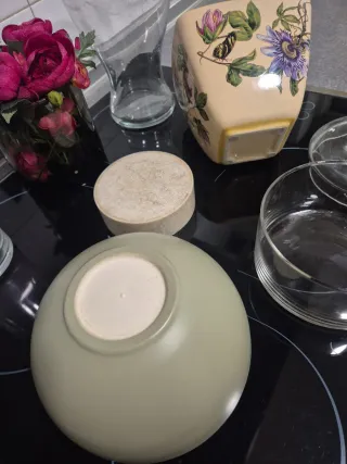 Lote decoración: cuenco verde, jarrón cristal