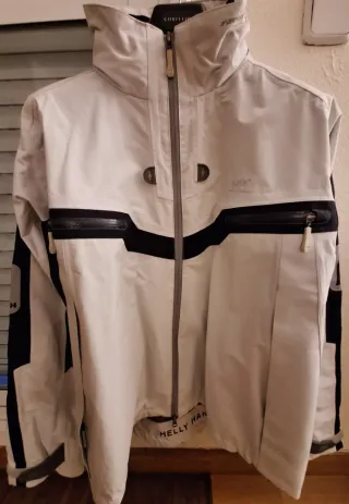 Chaqueta Helly Hansen Blanca y Negra