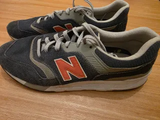 Tênis New Balance Azul e Vermelho