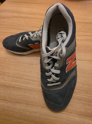 Tênis New Balance Azul e Vermelho