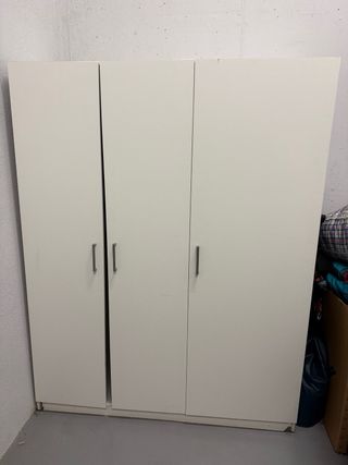Armario Ikea blanco 3 puertas