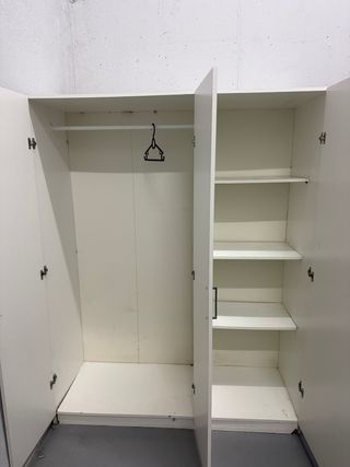 Armario Ikea blanco 3 puertas