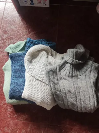 Lote 4 jerseys cuello alto