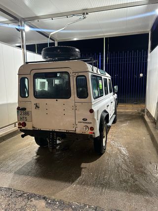 Land Rover Defender 2013