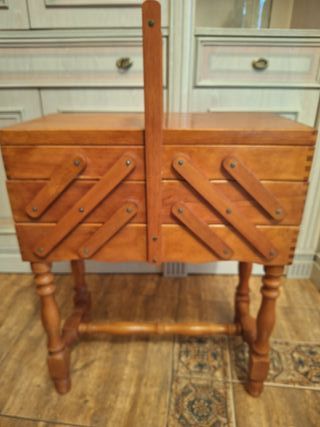 Costurero de madera vintage