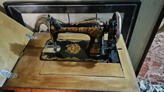 Máquina de coser antigua Naumann
