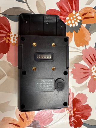 Soporte móvil carga inalámbrica BMW