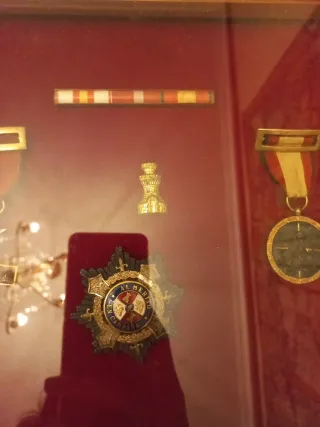 Antiguo Conjunto de 3 condecoraciones militares