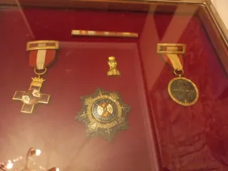 Antiguo Conjunto de 3 condecoraciones militares