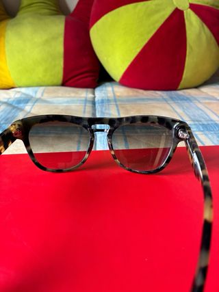 Gafas de sol Prada negras y marrones