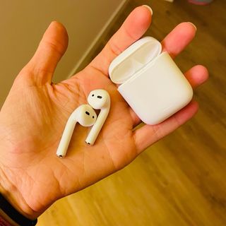Airpods 1ª Gen Apple Blancos