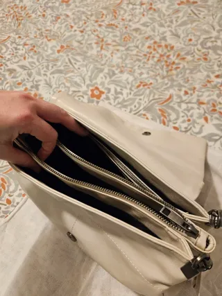 Bolso cadena Zara color crema