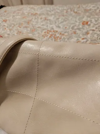 Bolso cadena Zara color crema