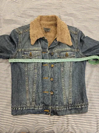 Cazadora vaquera Trafaluc forrada de Zara