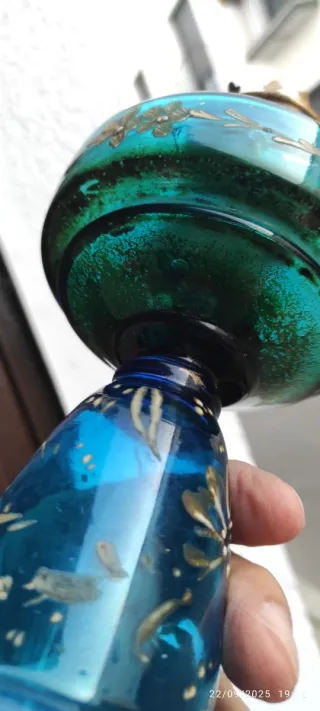 Lámpara de aceite antigua de cristal