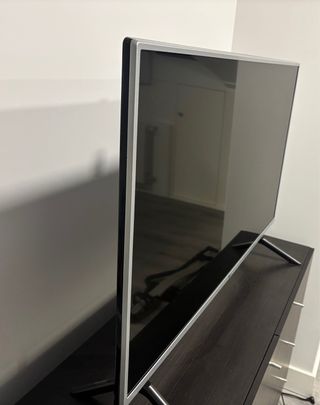 Televisor LG 43 Plata y Negro