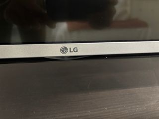 Televisor LG 43 Plata y Negro