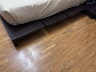 Cama baja tatami wengue con cajoneras