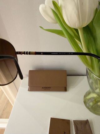 Gafas de sol Burberry redondas doradas