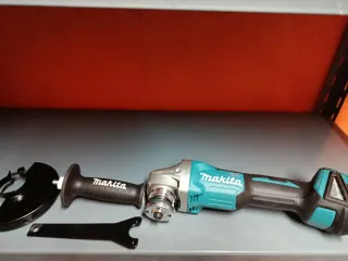 Radial Makita DGA504