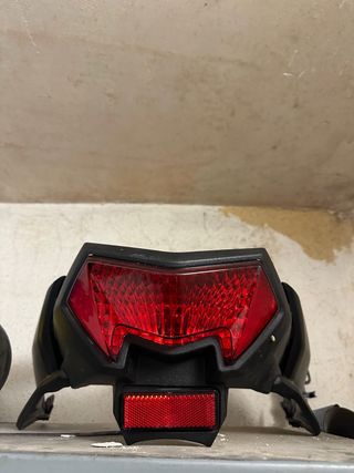Faro Foco Trasero Yamaha Ray 125 Zr