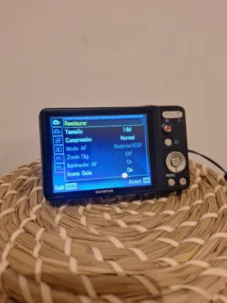 Cámara Digital Olympus VG-160 12MP + Accesorios