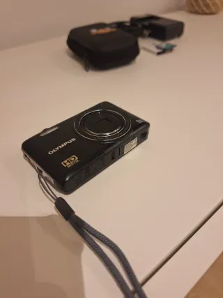 Cámara Digital Olympus VG-160 12MP + Accesorios