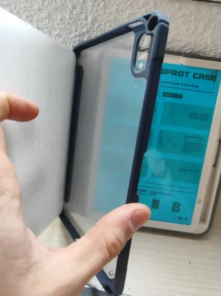 Fundas iPad con soporte y correa