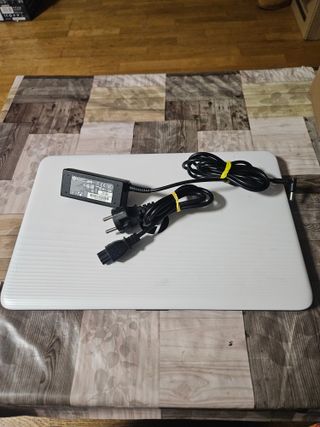 Portátil HP 15-Ay001ns (ENERGY STAR)