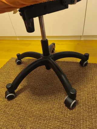 Silla de escritorio con ruedas desenfundable