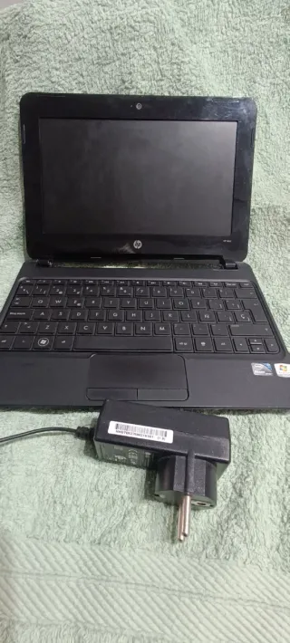 HP Mini Portátil Azul Cargador Incluido