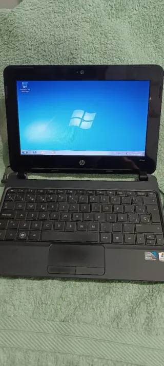 HP Mini Portátil Azul Cargador Incluido