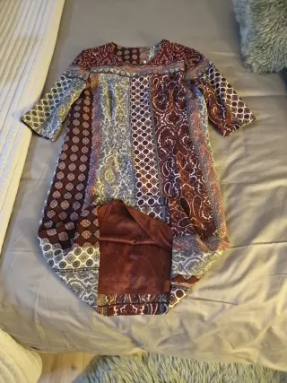 Vestido corto estampado manga 3/4