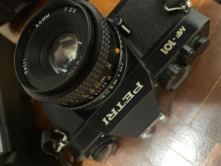 Fotocamera Petri MF-101 con flash e custodia