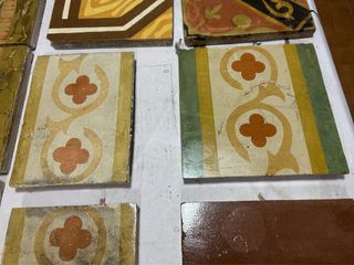 Baldosas hidráulicas antiguas originales.