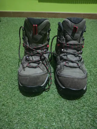 Botas de montaña Quechua