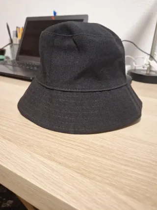 Gorro de playa azul con olas reversible