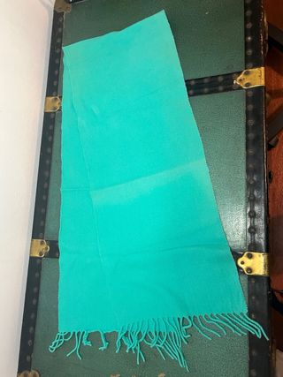 Sciarpa color turchese con frange