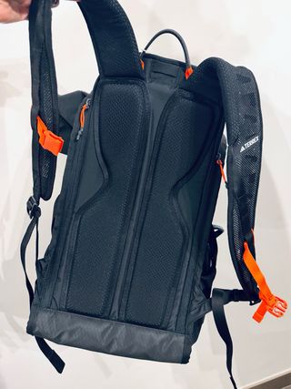 Mochila de trail Adidas Terrex color negro