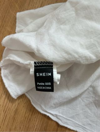 Falda Shein blanca volantes