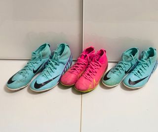 Botas de fútbol Nike Mercurial y Puma Future