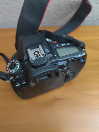 Cámara Canon EOS 80D Negra