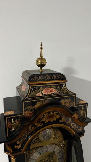 Reloj de pie antiguo para restaurar