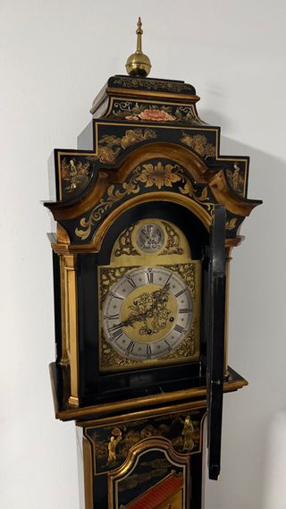 Reloj de pie antiguo para restaurar