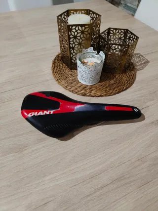 Sillín Bicicleta Giant Negro/Rojo