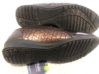 Zapatillas Mujer Marrón y Dorado