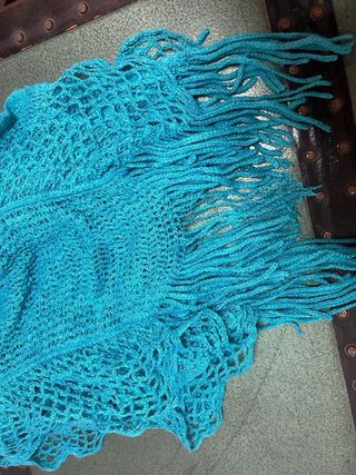 Sciarpa/coprispalle uncinetto blu