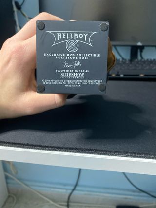 Figura Hellboy con Pistola